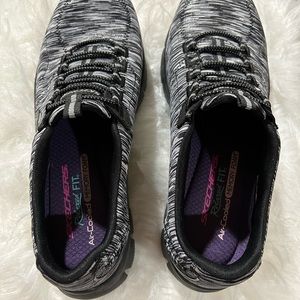 Skechers relaxed fit with memory foam